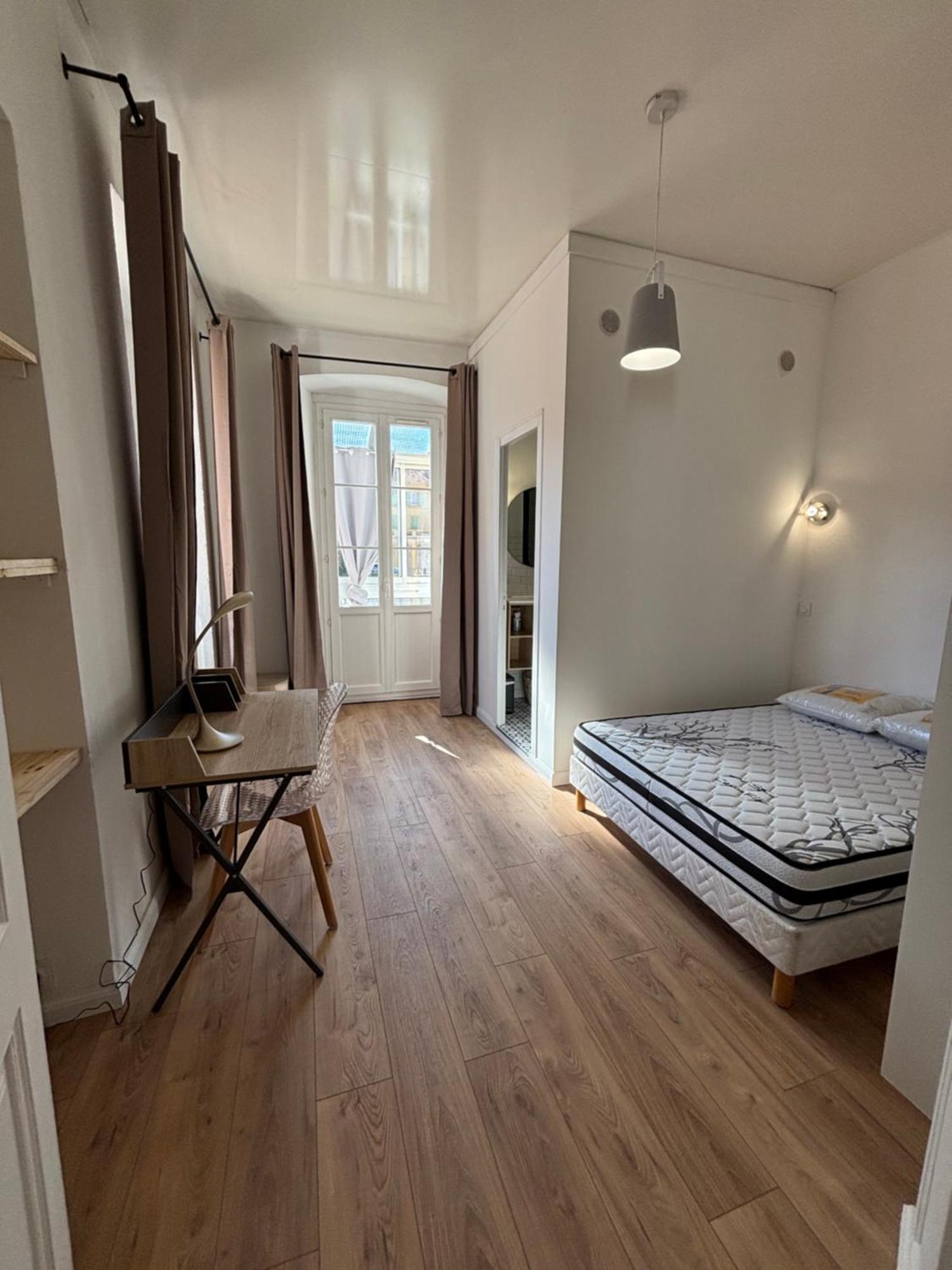 Magnifique Grand T3 Refait A Neuf En 2025 Plein Centre Corte 13 Cours Paoli Wifi Ecran Plat Lave Linge 6 Couchages Apartamento *