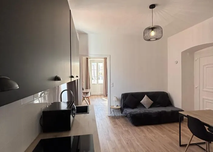 Magnifique Grand T3 Refait A Neuf En 2025 Plein Centre Corte 13 Cours Paoli Wifi Ecran Plat Lave Linge 6 Couchages