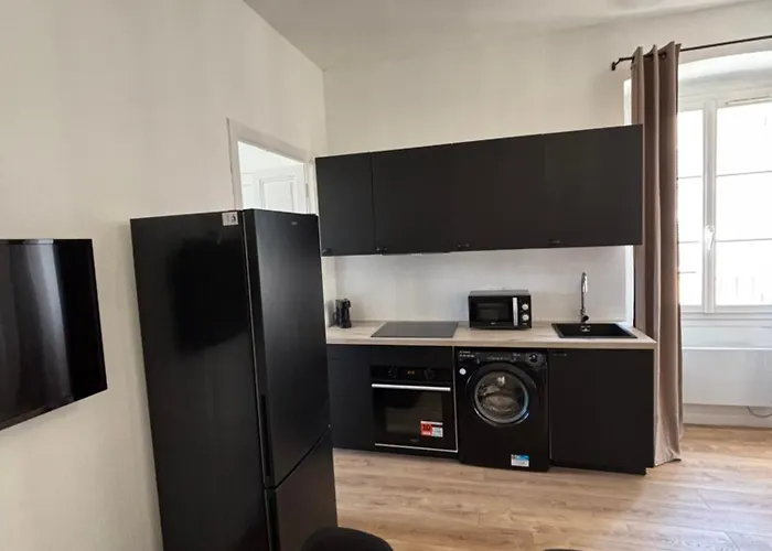 Magnifique Grand T3 Refait A Neuf En 2025 Plein Centre Corte 13 Cours Paoli Wifi Ecran Plat Lave Linge 6 Couchages