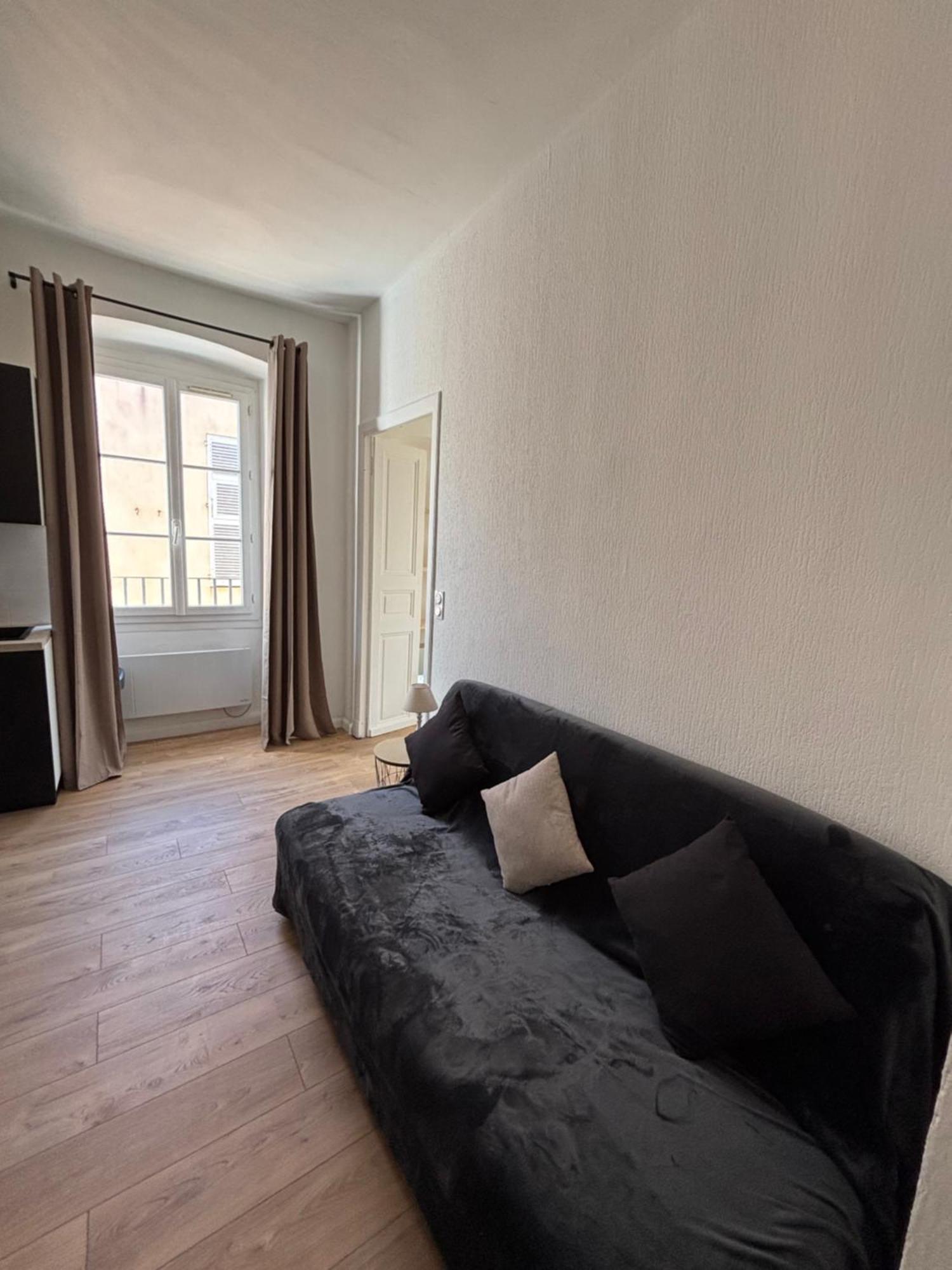 Appartement T3 50m2 Plein Centre Corte 13 Cours Paoli Wifi écran Plat Lave Linge 6 Couchages *