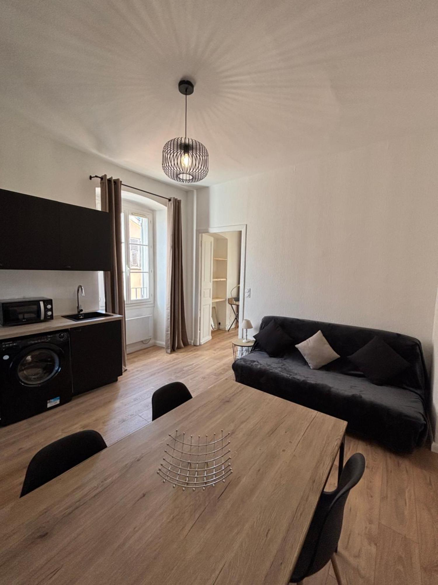 Magnifique Grand T3 Refait A Neuf En 2025 Plein Centre Corte 13 Cours Paoli Wifi Ecran Plat Lave Linge 6 Couchages *